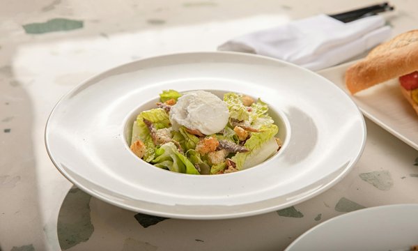 Elevate Your Restaurant's Online Impact: Proven Social Media Strategies to Attract More Diners